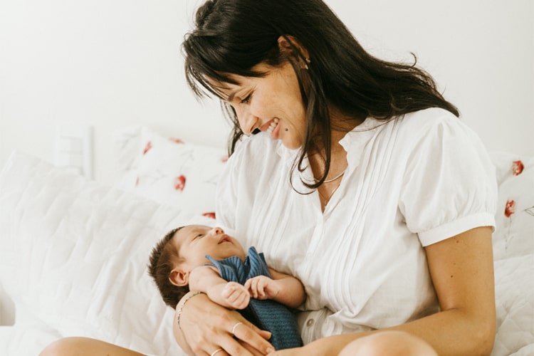 赤ちゃんの便秘に効くベビーマッサージを解説！意外と多い乳幼児の便秘を解消