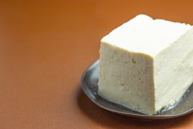 豆腐（100g中、平均約20.3mg）
